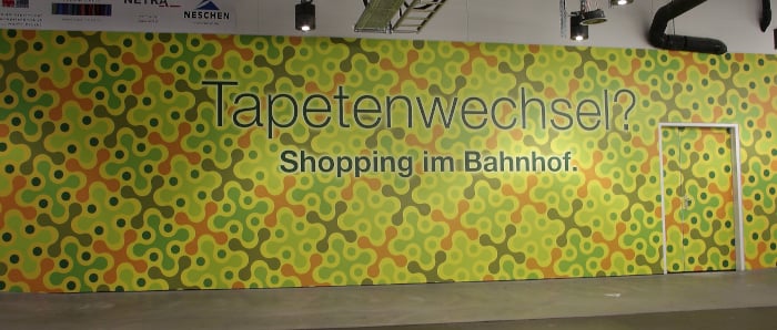 Zelfklevende muurfolie en vliesbehang in Zürich 